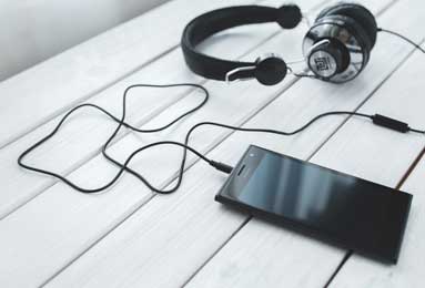 意甲媒体透露：皇马愿意在冬窗期间出租年轻球员恩德里克，米兰是对其感兴趣的俱乐部之一